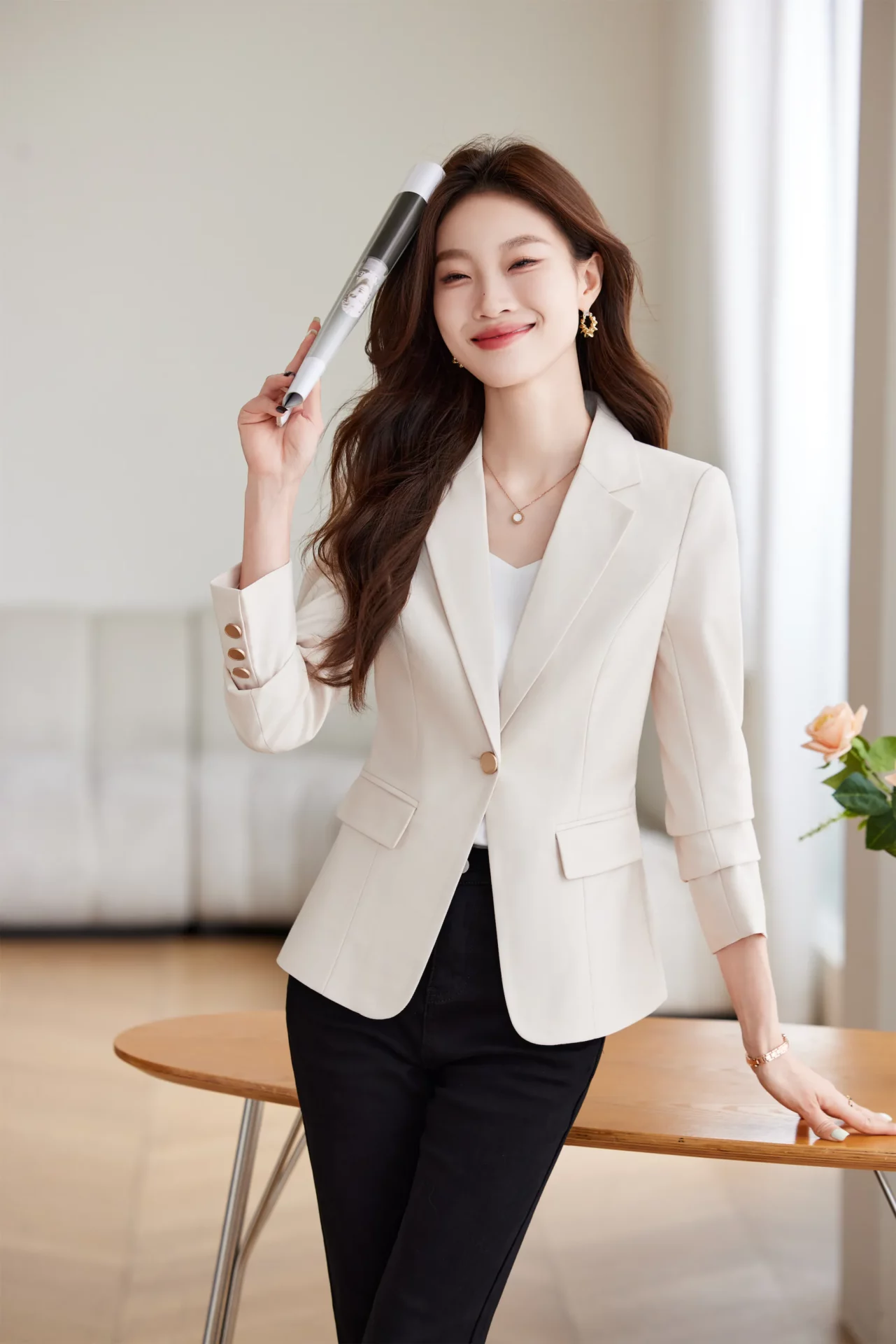 PN4071-4 เสื้อเบลเซอร์ผู้หญิงสีครีมปกป้านแต่งกระดุมแขนยาว