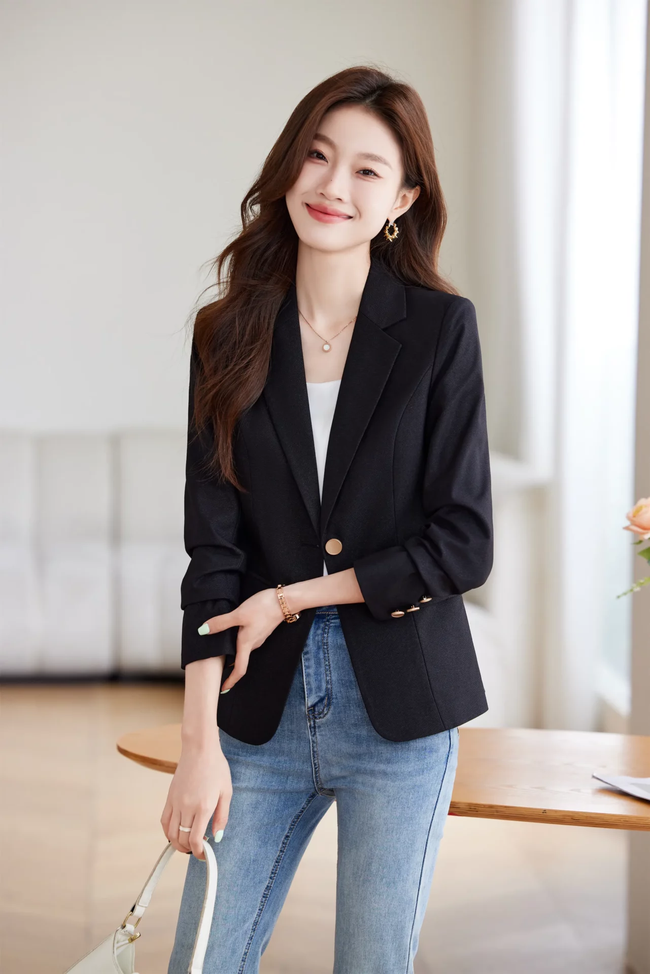 PN4073-5 เสื้อเบลเซอร์ผู้หญิงสีดำปกป้านแต่งกระดุมแขนยาว