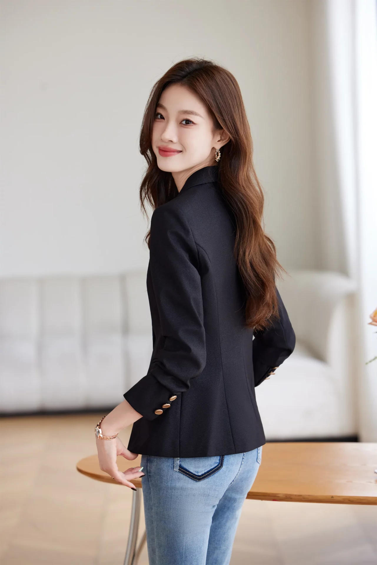 PN4073-7 เสื้อเบลเซอร์ผู้หญิงสีดำปกป้านแต่งกระดุมแขนยาว