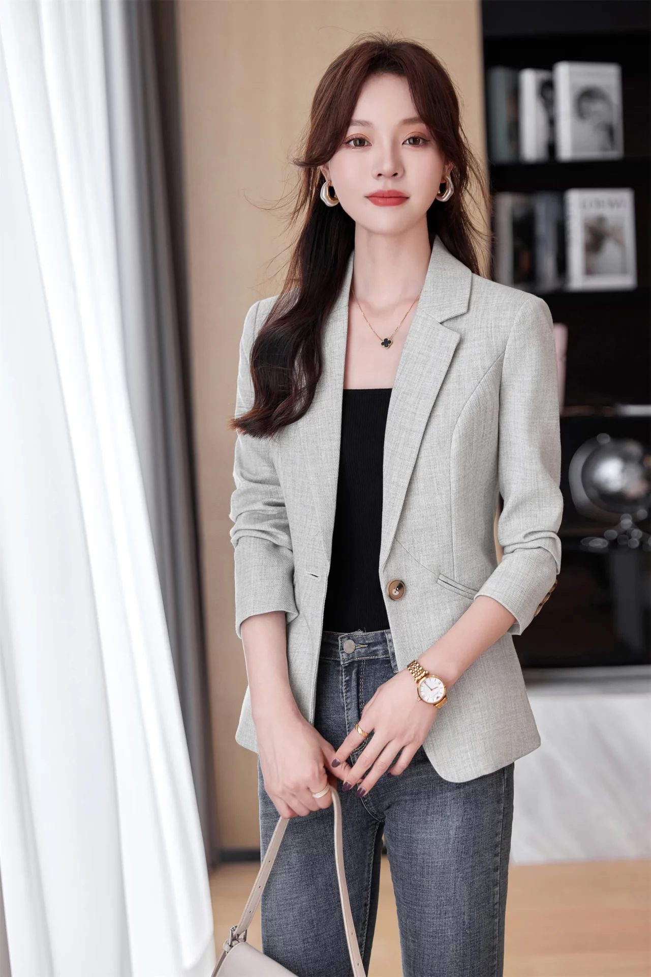 PN4076-2 เสื้อเบลเซอร์ผู้หญิงสีเทาอ่อนปกป้านแต่งกระดุมแขนยาว