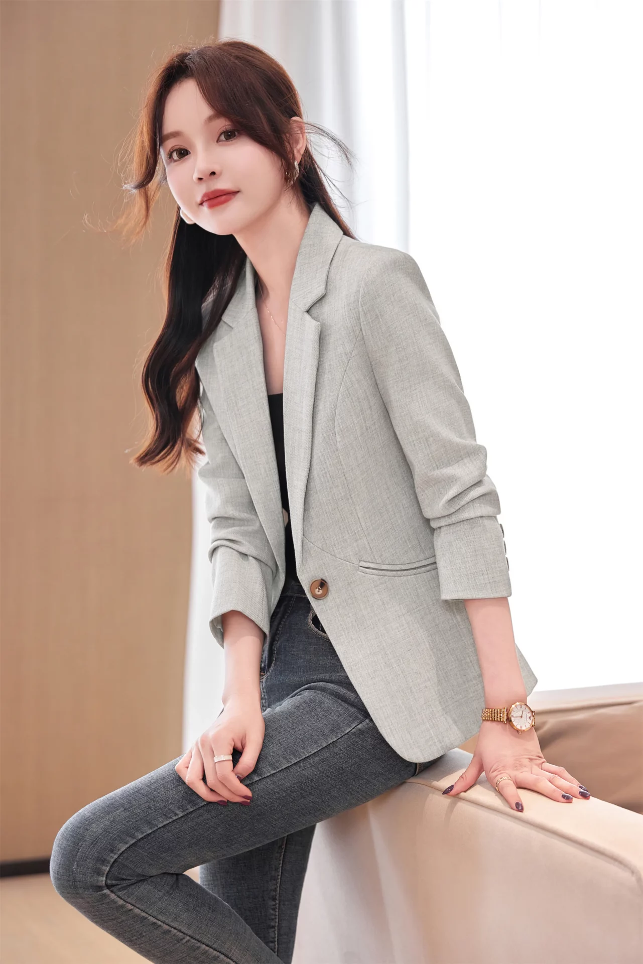 PN4076-7 เสื้อเบลเซอร์ผู้หญิงสีเทาอ่อนปกป้านแต่งกระดุมแขนยาว
