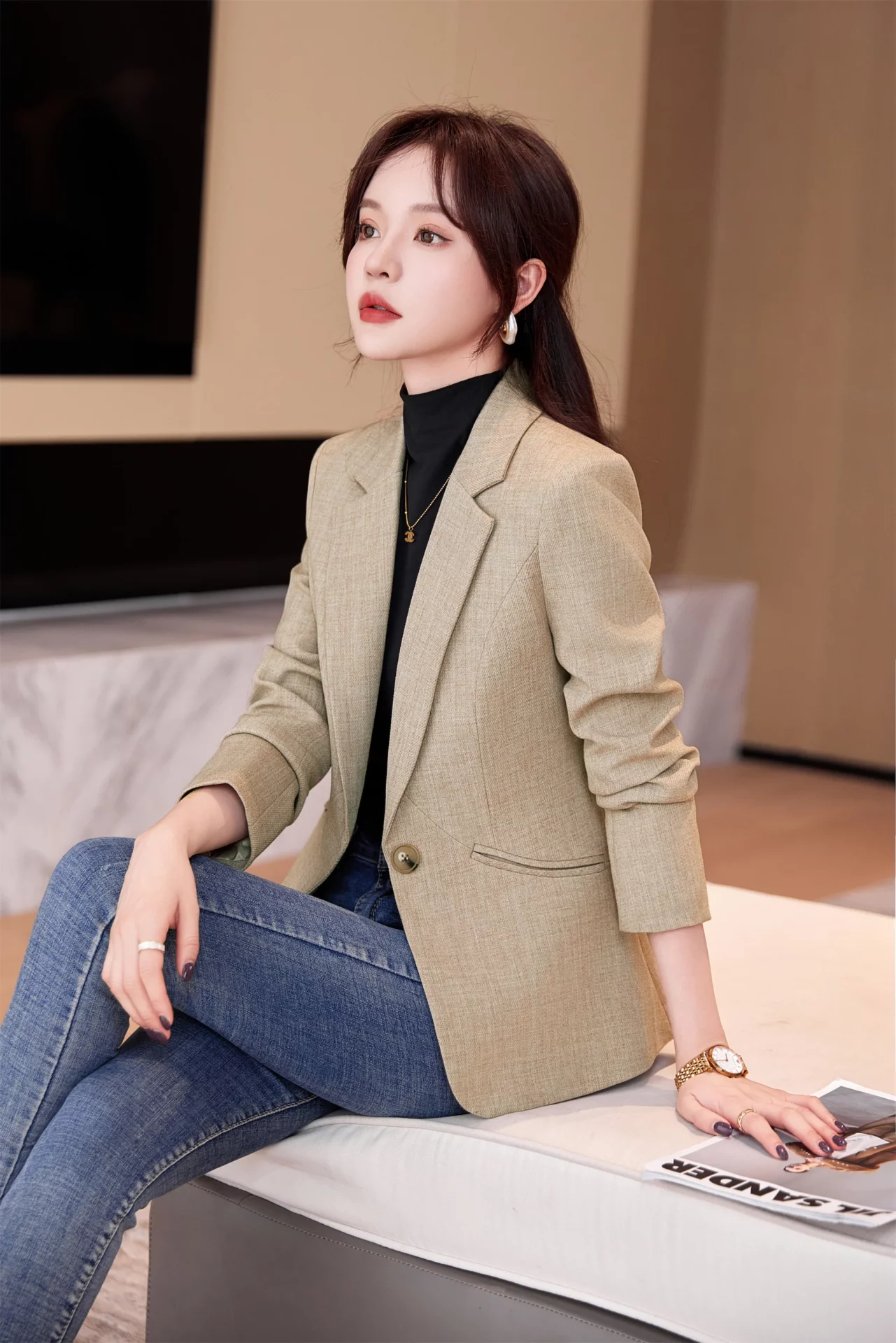 PN4077-5 เสื้อเบลเซอร์ผู้หญิงสีน้ำตาลปกป้านแต่งกระดุมแขนยาว