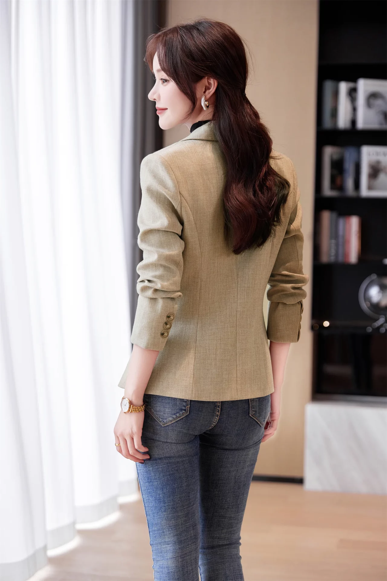 PN4077-7 เสื้อเบลเซอร์ผู้หญิงสีน้ำตาลปกป้านแต่งกระดุมแขนยาว