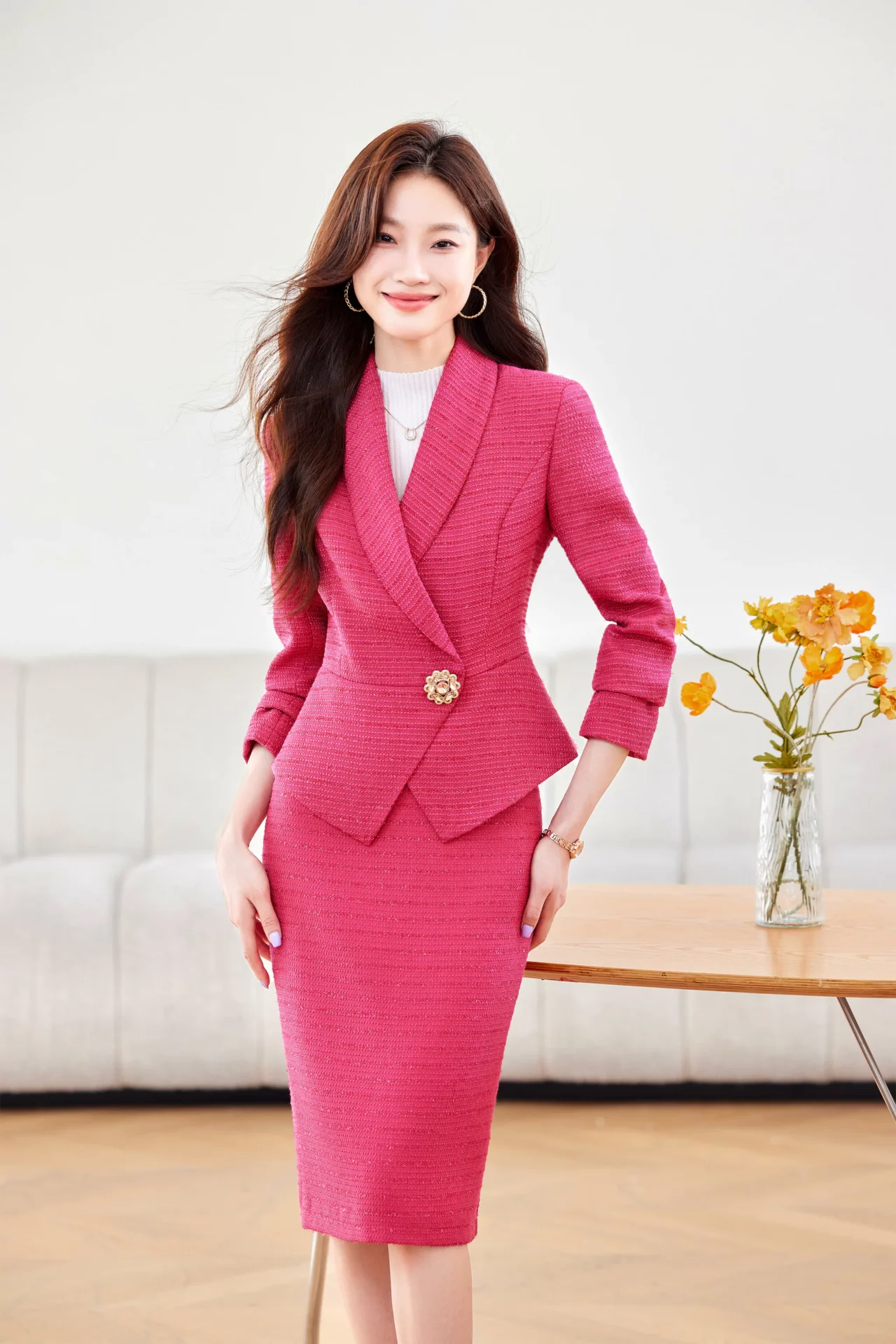 PN4078-5 ชุดสูททำงานผู้หญิงสีชมพูเข้มปกกล้วยแต่งแขนยาวมาพร้อมกระโปรง