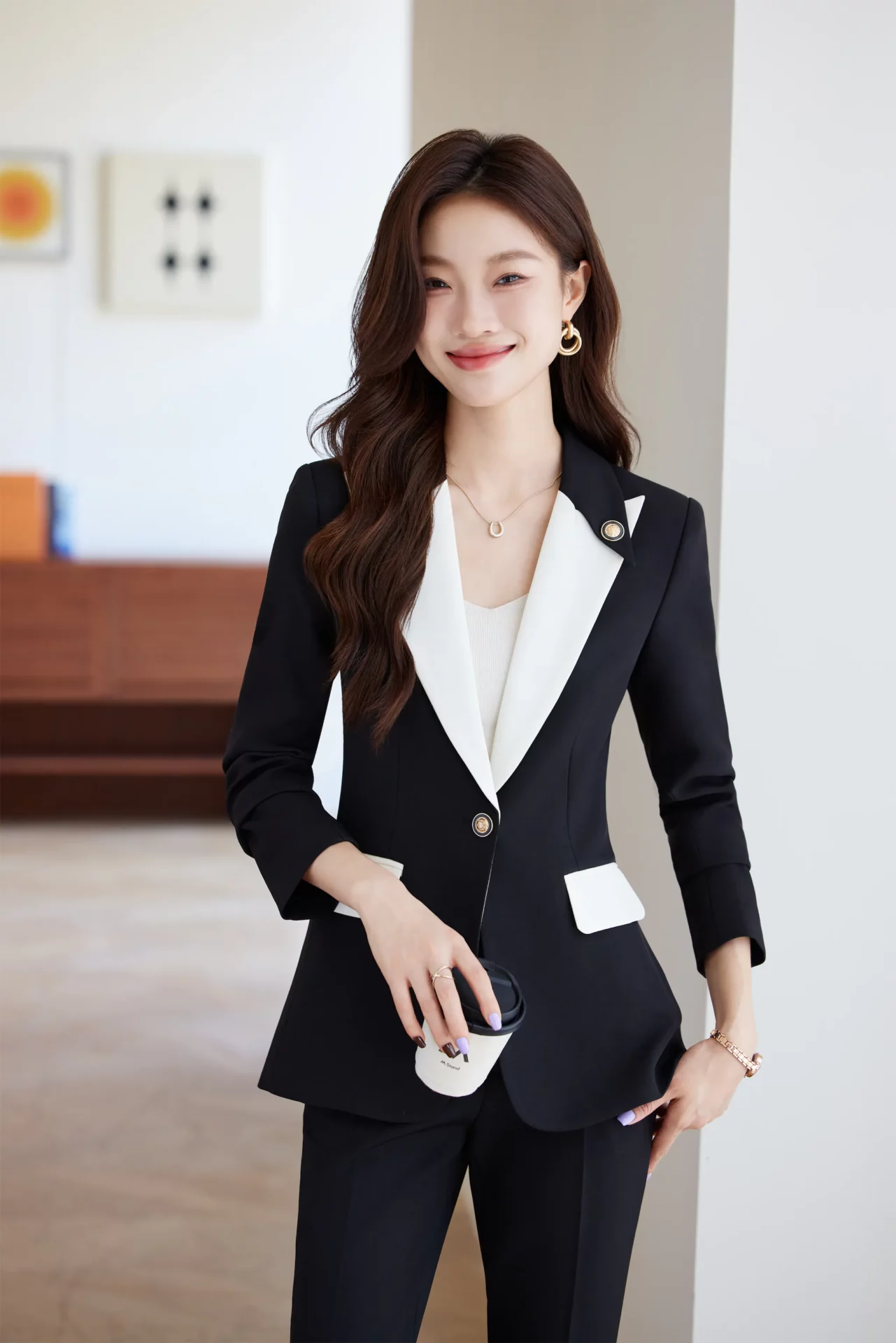 PN4087-2 ชุดสูททำงานผู้หญิงสีดำแต่งปกป้านสีขาวแขนยาวมาพร้อมกางเกง