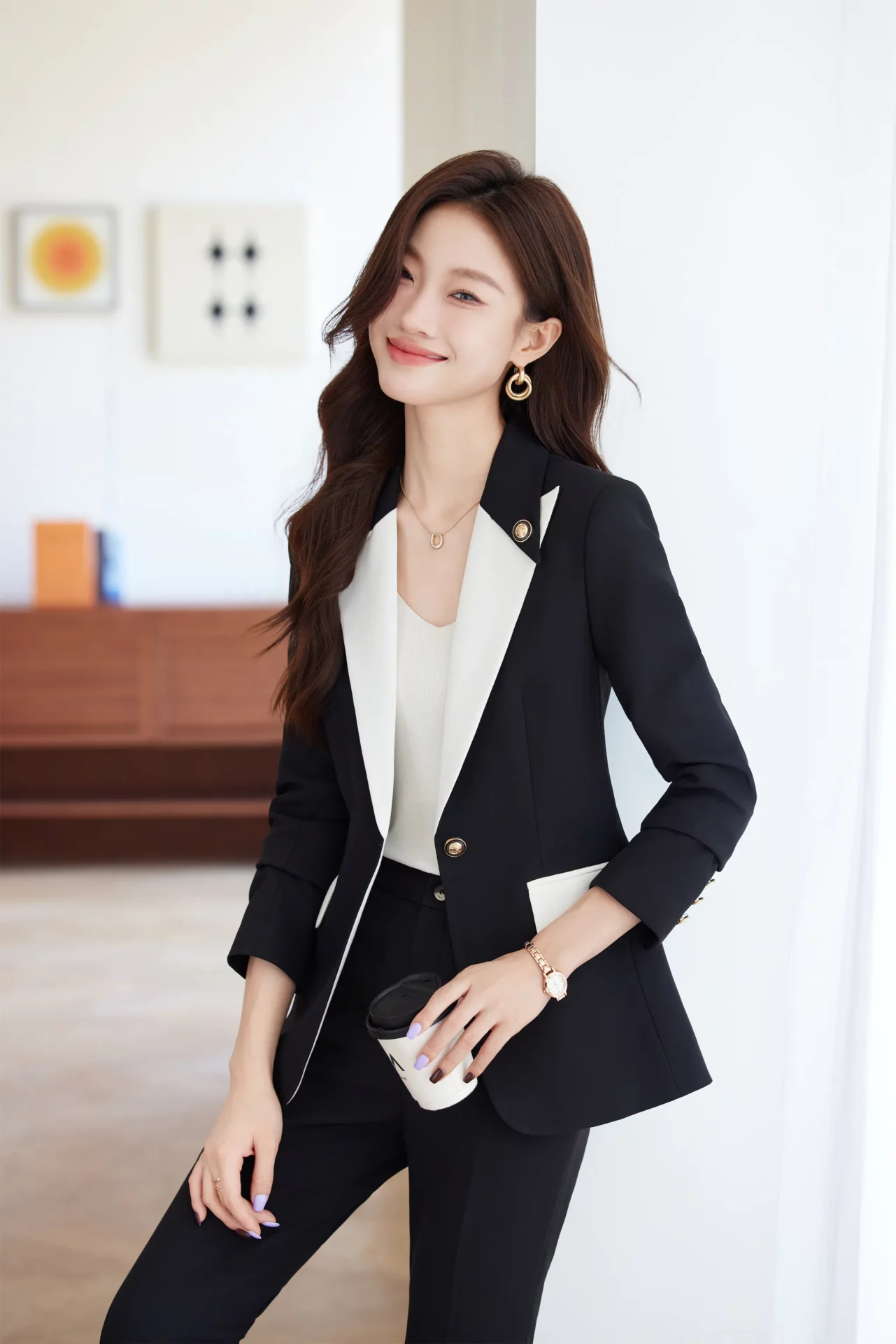 PN4087-4 ชุดสูททำงานผู้หญิงสีดำแต่งปกป้านสีขาวแขนยาวมาพร้อมกางเกง