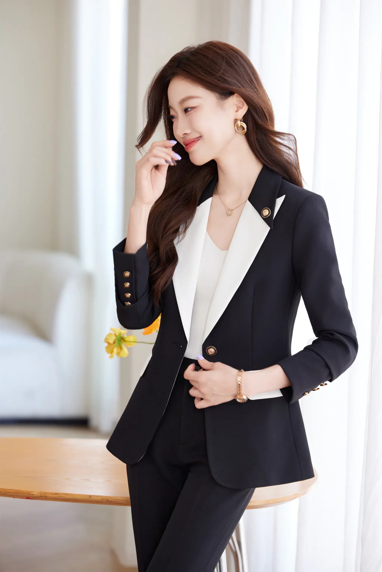 PN4087-8 ชุดสูททำงานผู้หญิงสีดำแต่งปกป้านสีขาวแขนยาวมาพร้อมกางเกง