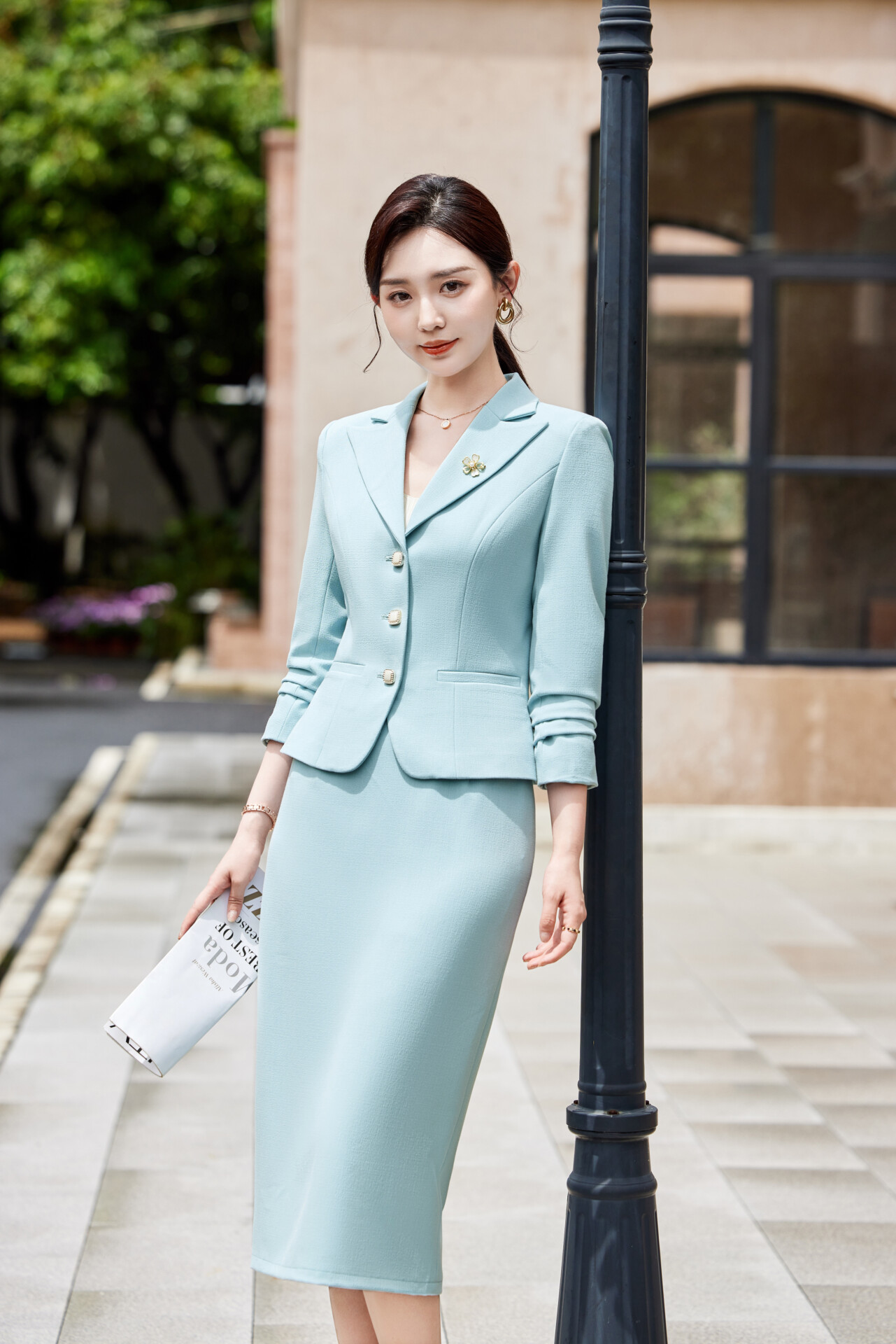 YQ 1860 ชุดสูททำงานผู้หญิงสีฟ้าปกป้านแขนยาวมาพร้อมกระโปรงยาว