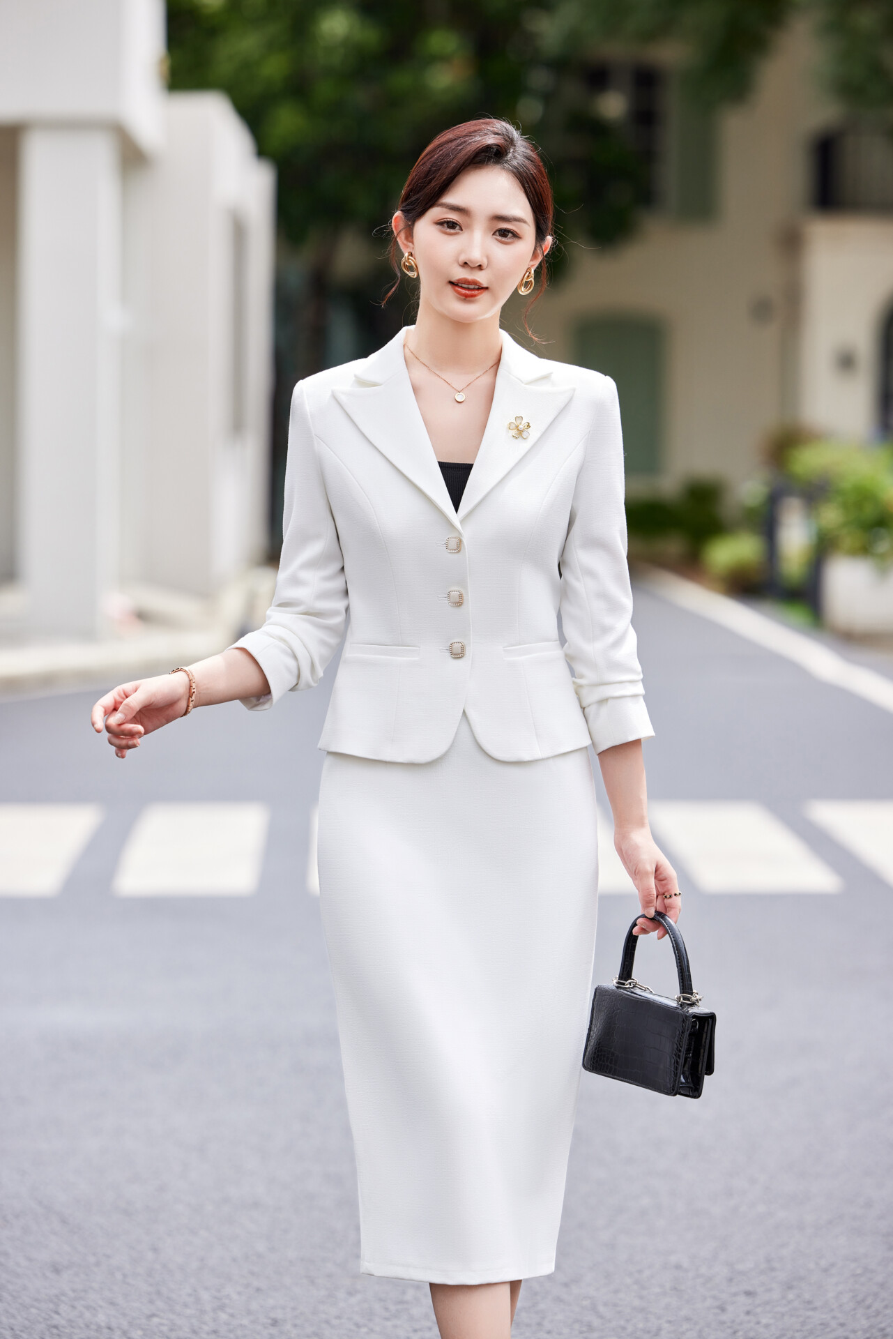 YQ 1976 ชุดสูททำงานผู้หญิงสีขาวปกป้านแขนยาวมาพร้อมกระโปรงยาว
