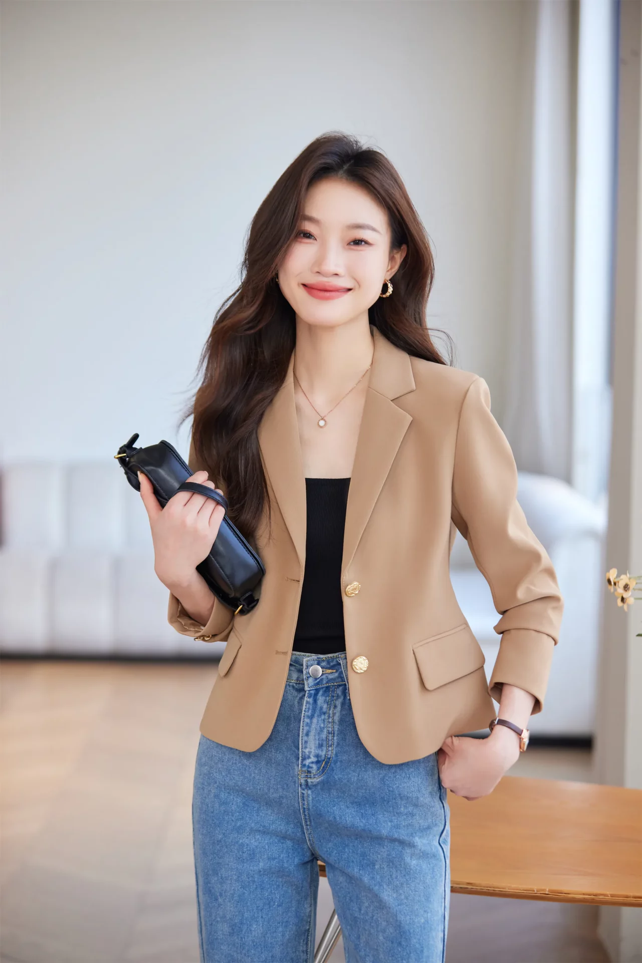 PN3876-3 เสื้อเบลเซอร์ผู้หญิงสีน้ำตาลปกป้านแต่งกระดุมแขนยาว