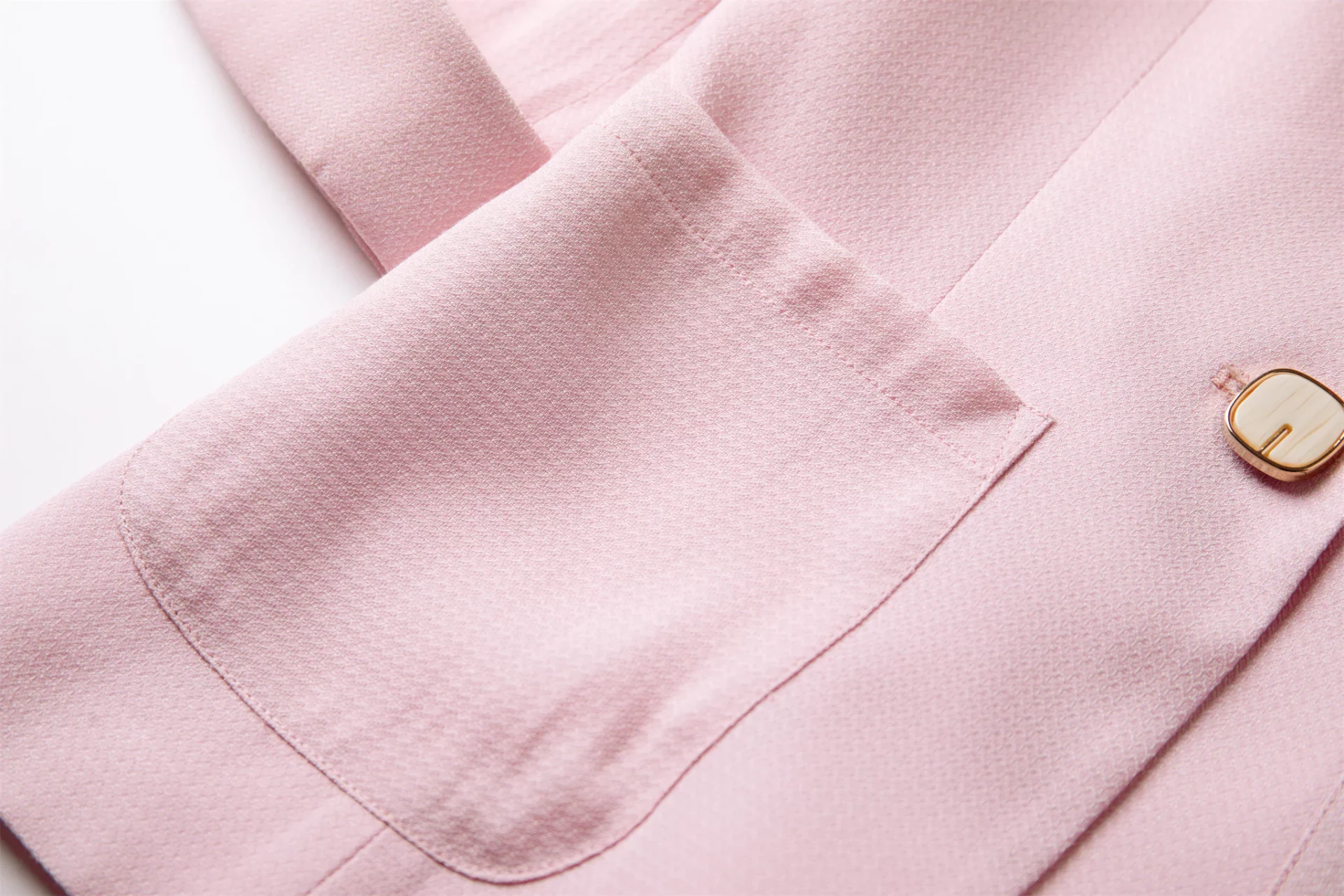 PN5004-3 เสื้อเบลเซอร์ผู้หญิงสีชมพูปกป้านแต่งกระดุมแขนห้าส่วน