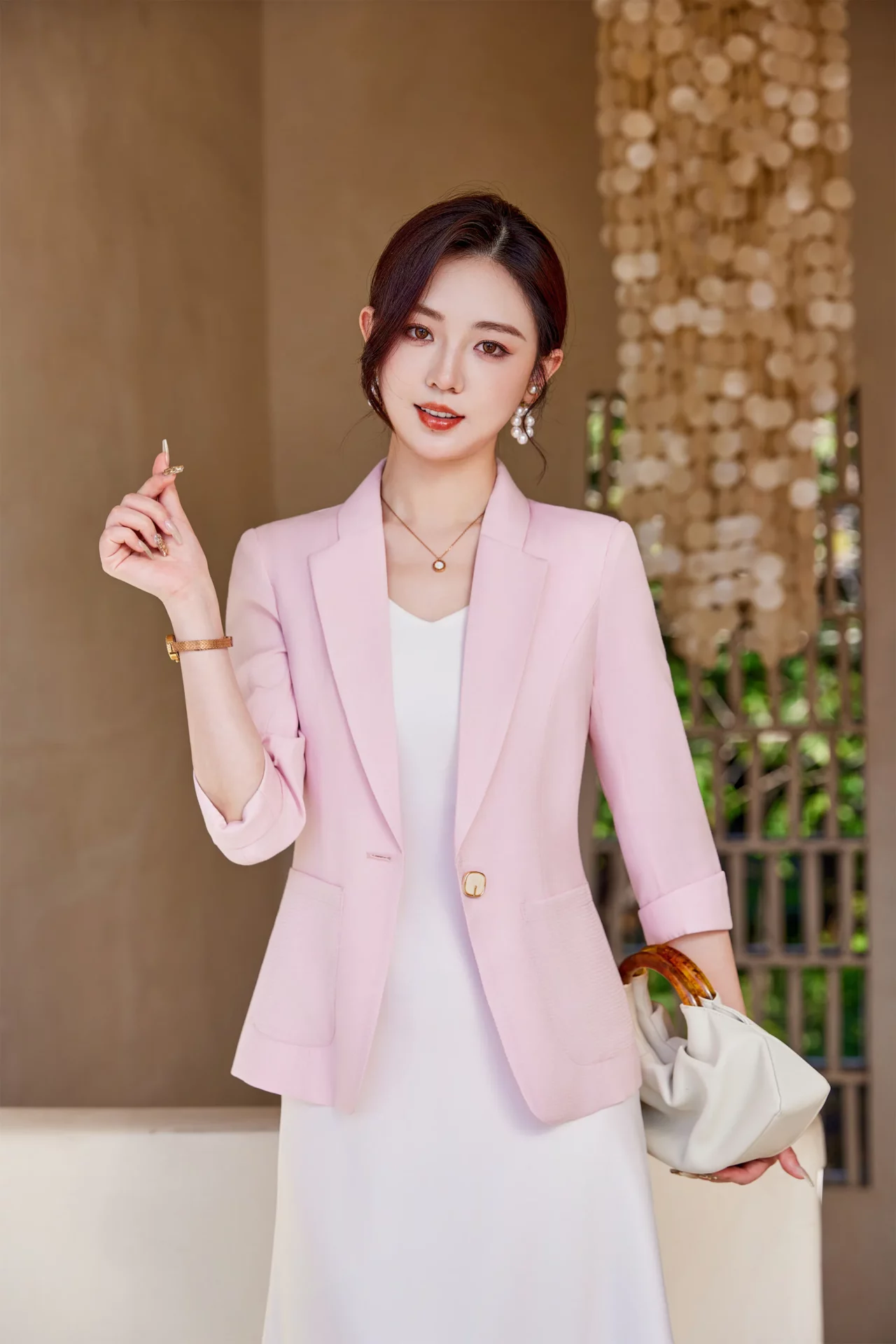 PN5004-6 เสื้อเบลเซอร์ผู้หญิงสีชมพูปกป้านแต่งกระดุมแขนห้าส่วน