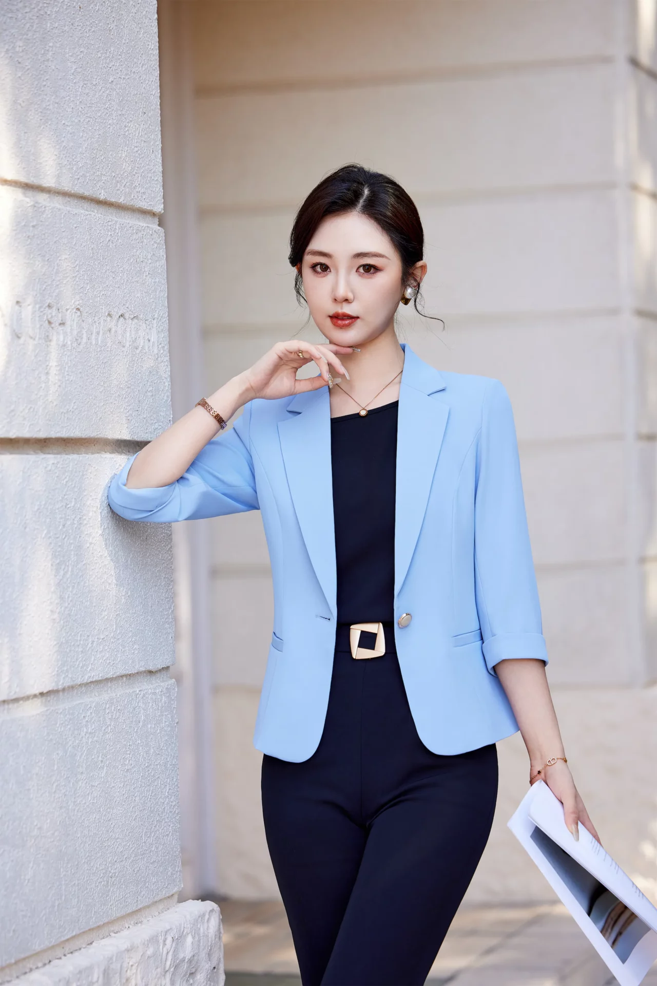 PN5008-5 เสื้อเบลเซอร์ผู้หญิงสีฟ้าปกป้านแต่งกระดุมแขนห้าส่วน