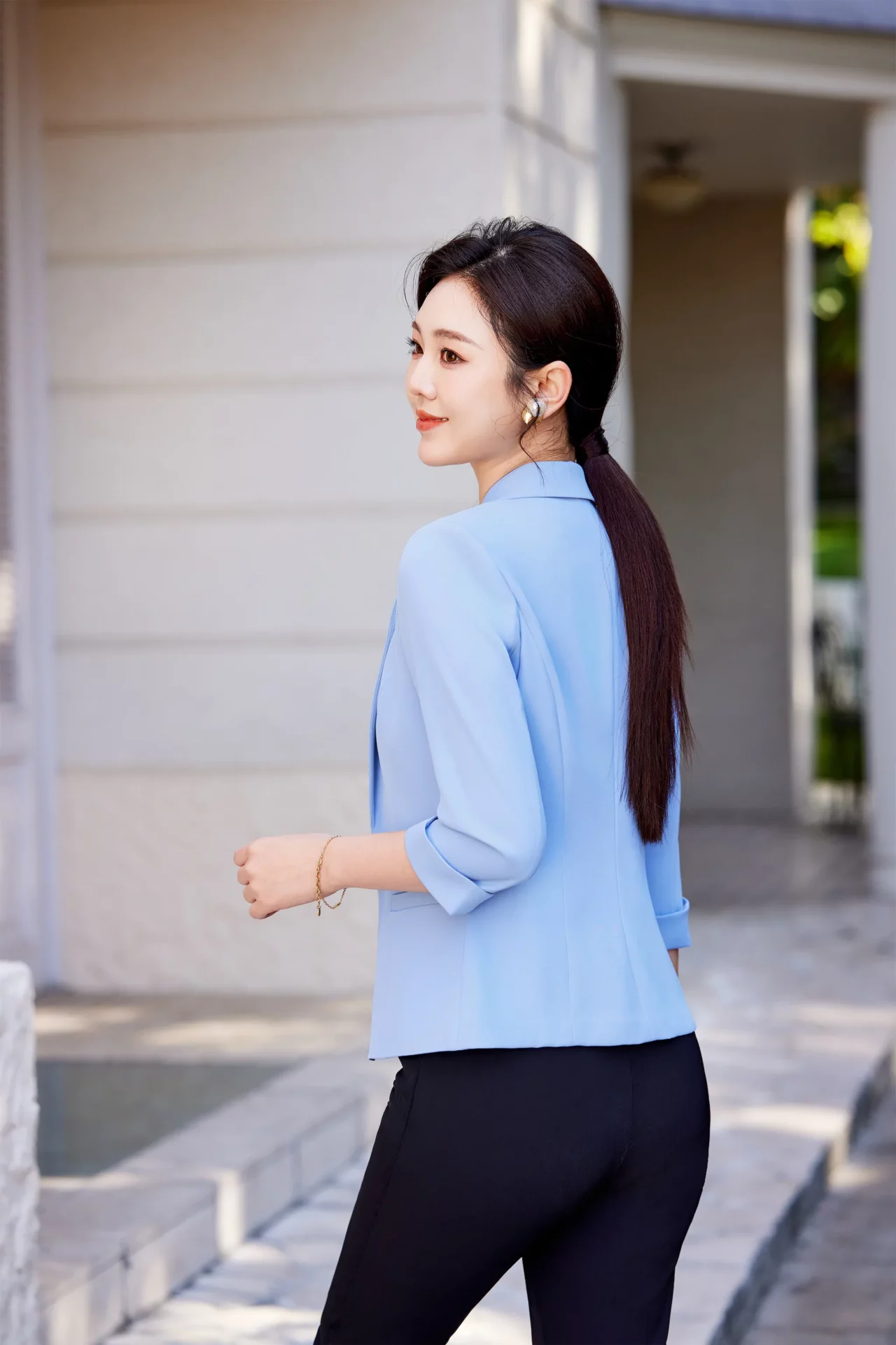 PN5008-8 เสื้อเบลเซอร์ผู้หญิงสีฟ้าปกป้านแต่งกระดุมแขนห้าส่วน