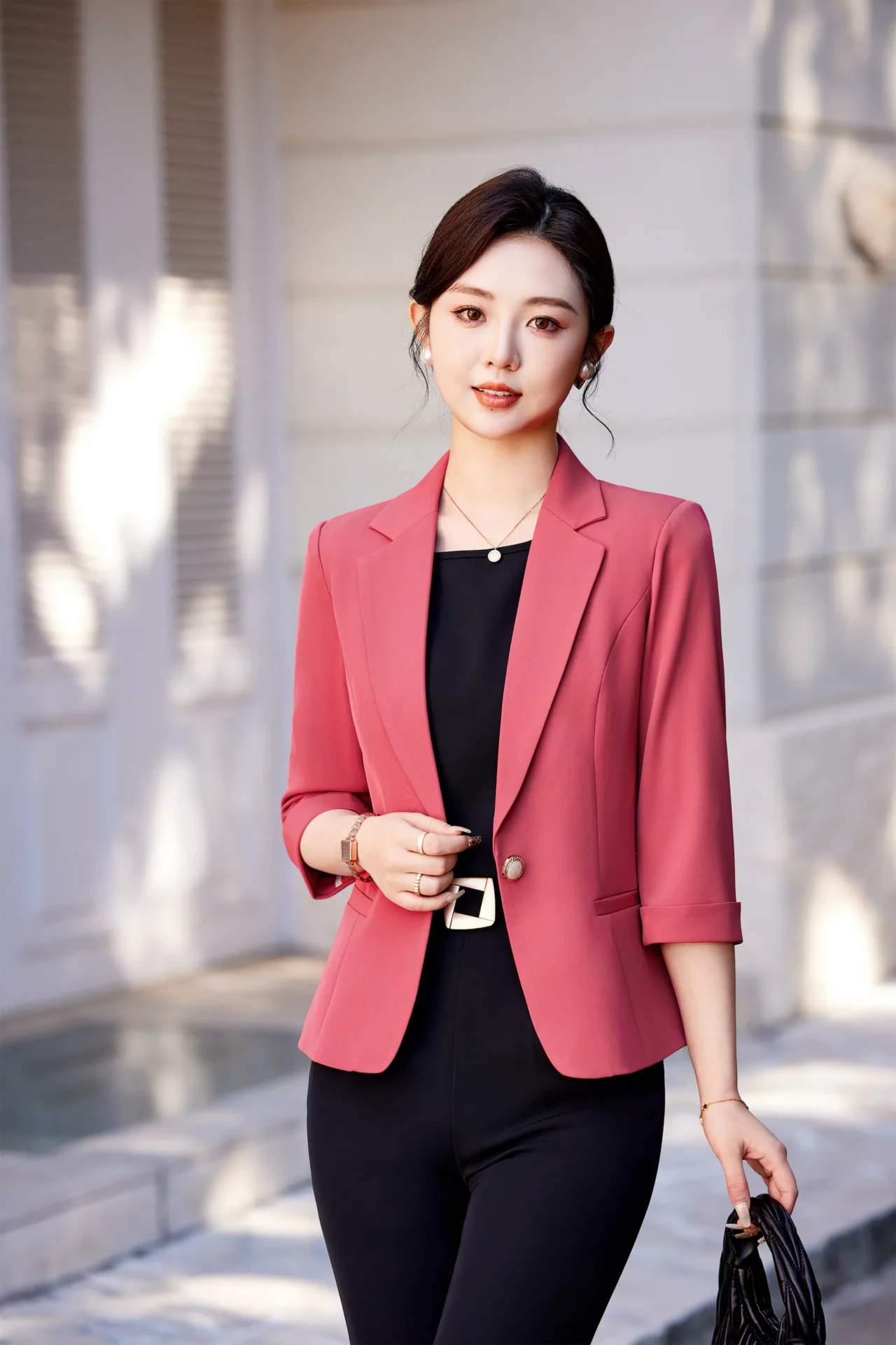 PN5009-4 เสื้อเบลเซอร์ผู้หญิงสีกุหลาบปกป้านแต่งกระดุมแขนห้าส่วน