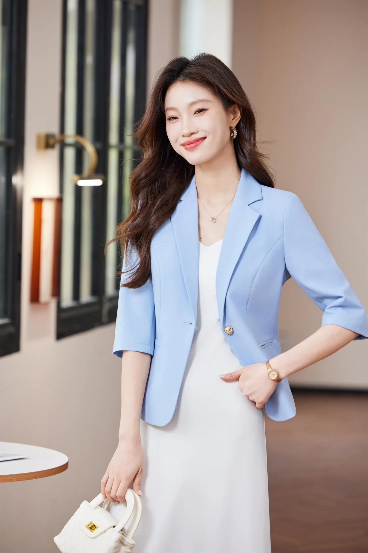 PN5015-1 เสื้อเบลเซอร์ผู้หญิงสีฟ้าปกป้านแต่งกระดุมทองแขนสามส่วน
