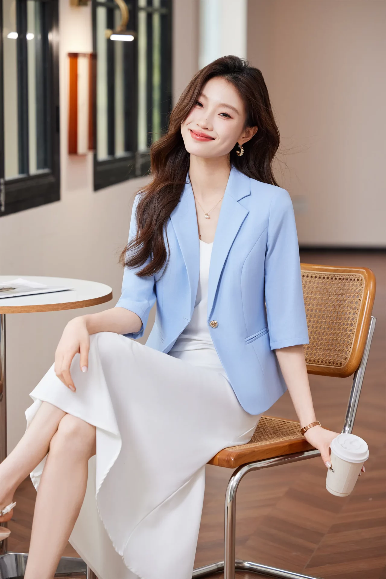 PN5015-4 เสื้อเบลเซอร์ผู้หญิงสีฟ้าปกป้านแต่งกระดุมทองแขนสามส่วน