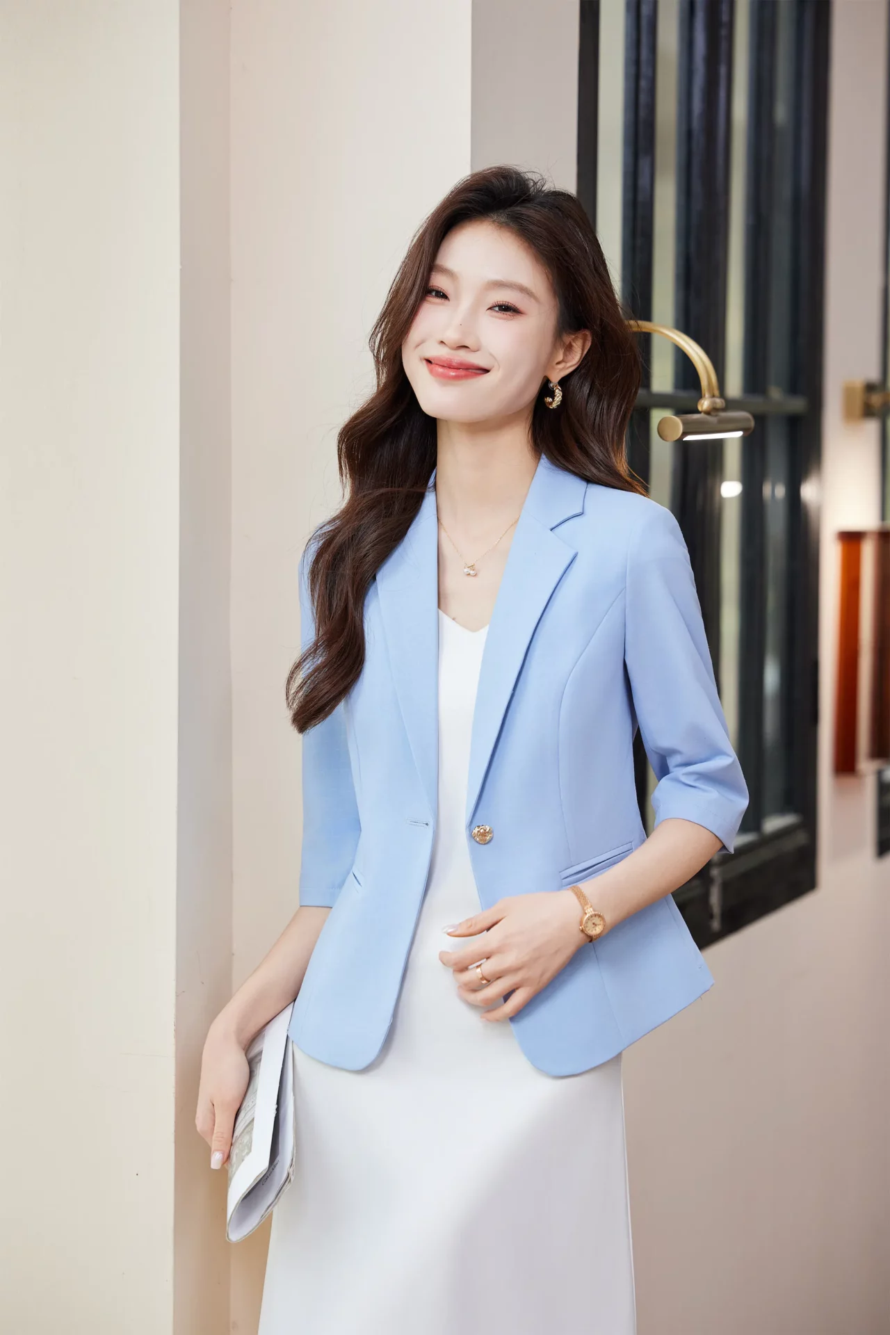 PN5015-5 เสื้อเบลเซอร์ผู้หญิงสีฟ้าปกป้านแต่งกระดุมทองแขนสามส่วน