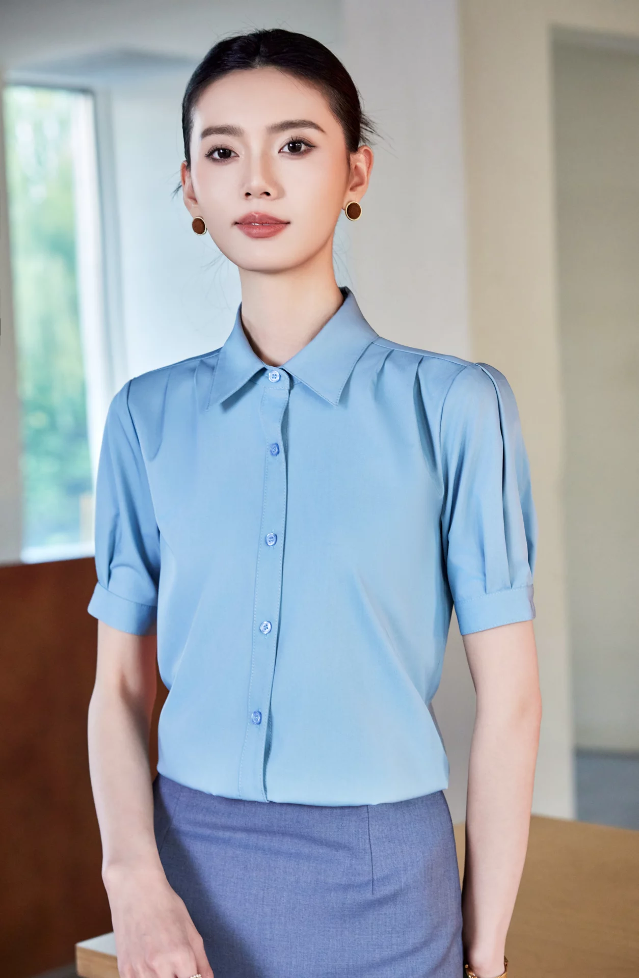PN5020-6 เสื้อเชิ้ตทำงานผู้หญิงสีเทาอมฟ้าคอปกแต่งจีบแขนสั้น