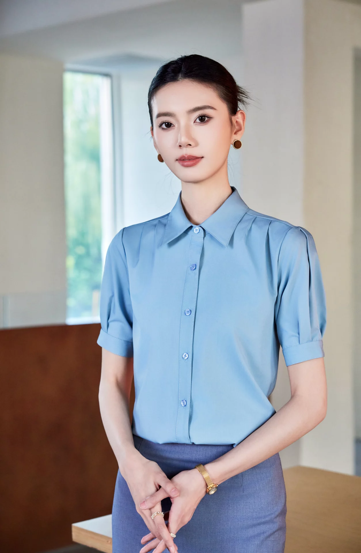 PN5020-8 เสื้อเชิ้ตทำงานผู้หญิงสีเทาอมฟ้าคอปกแต่งจีบแขนสั้น