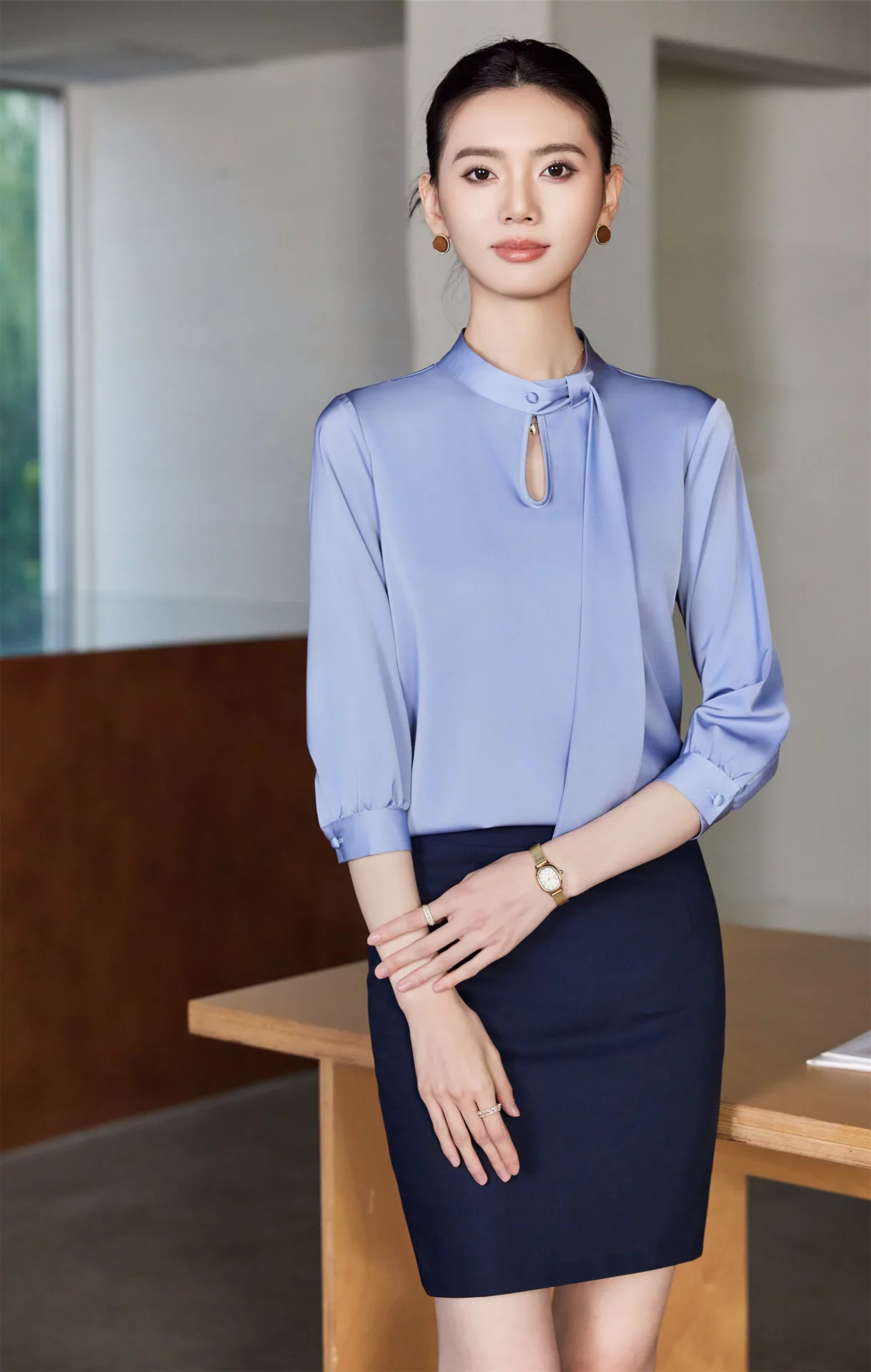 PN5023-5 เสื้อเชิ้ตทำงานผู้หญิงสีเทาฟ้าคอปกแต่งจีบแขนห้าส่วน