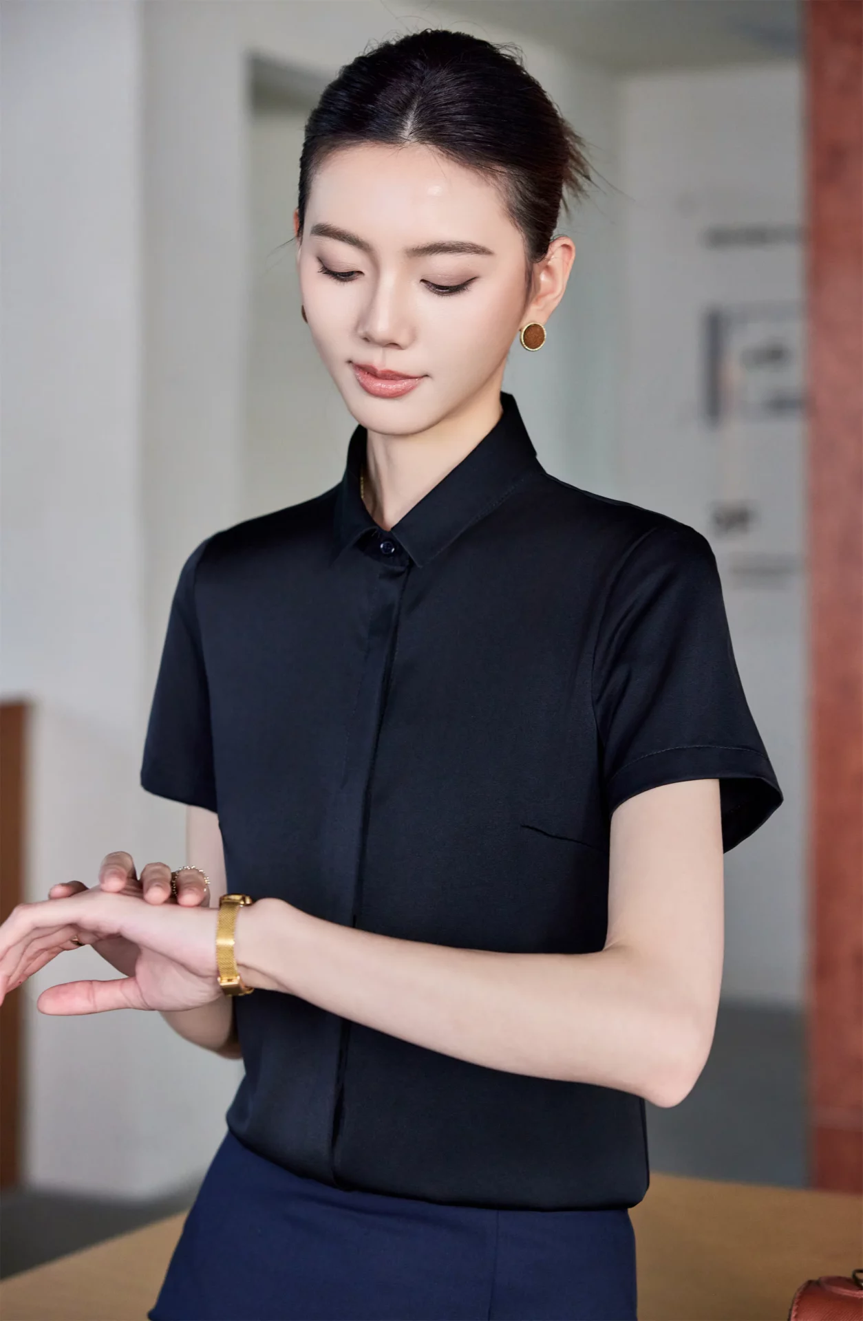 PN5027-6 เสื้อเชิ้ตทำงานผู้หญิงสีดำคอปกแขนสั้น