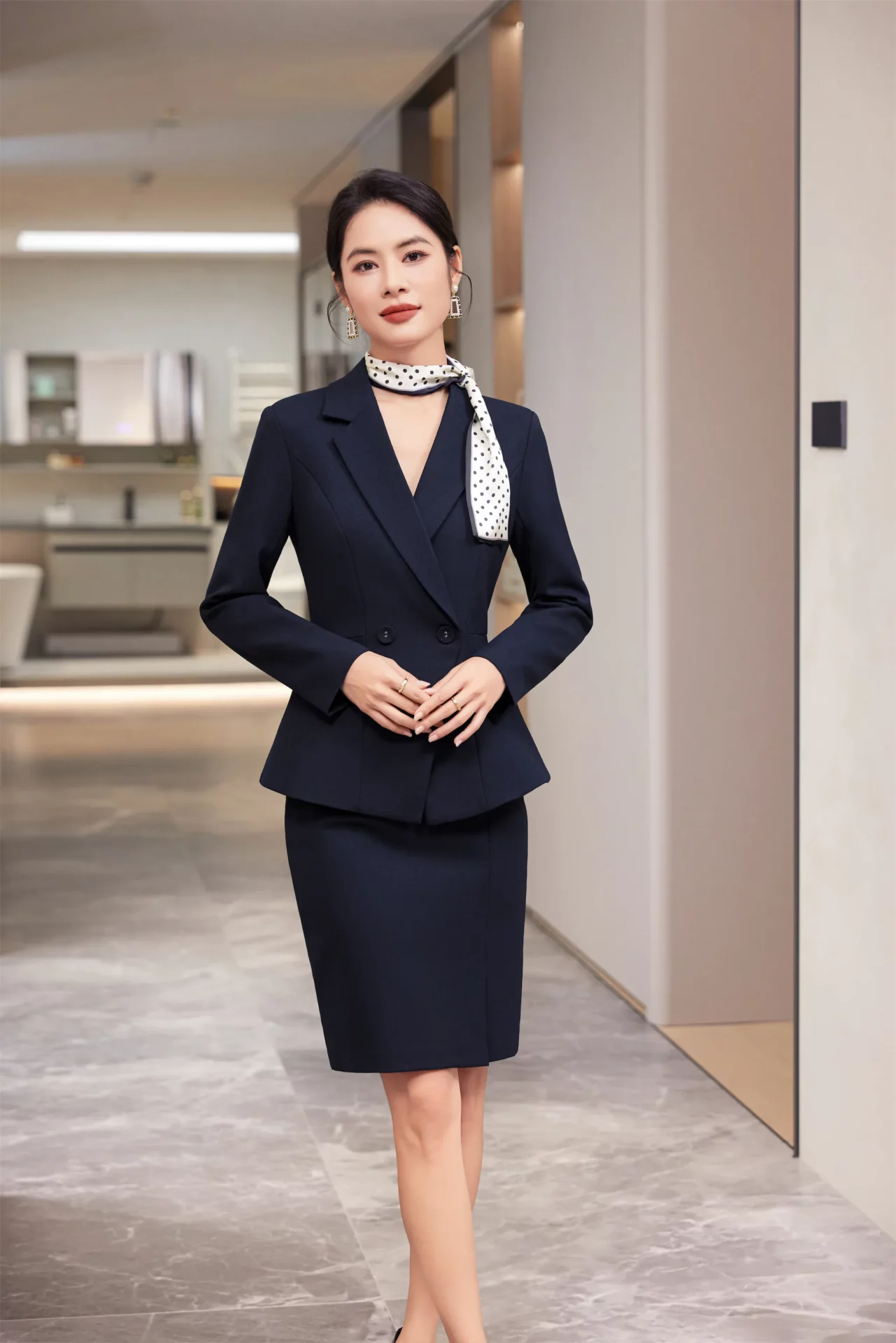 PN5034-2 ชุดสูททำงานผู้หญิงสีเทาปกป้านแต่งกระดุมสองเม็ดแขนยาวมาพร้อมกระโปรง