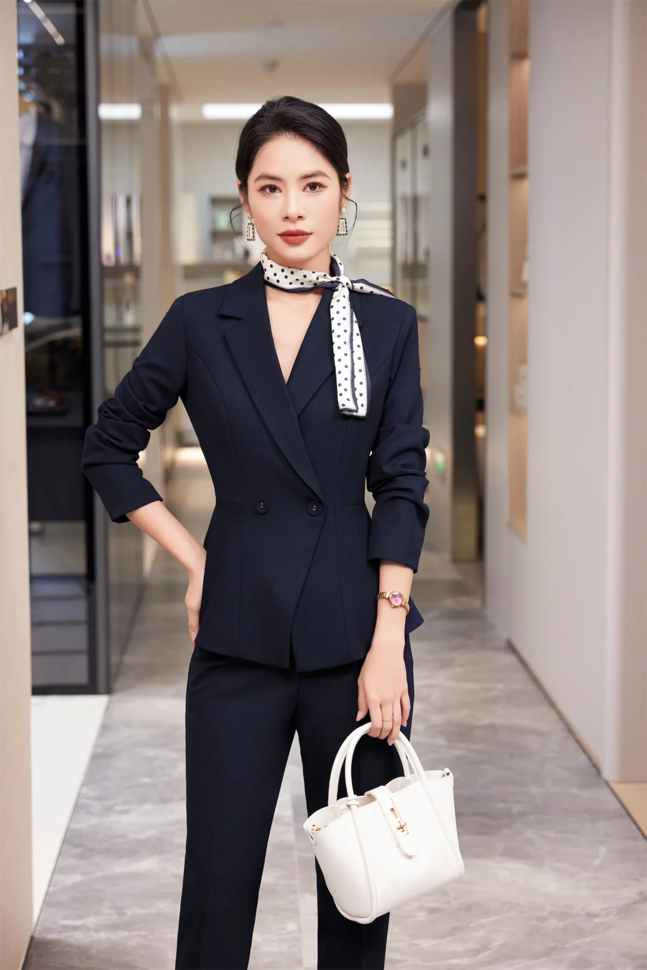 PN5036-2 ชุดสูททำงานผู้หญิงสีกรมปกป้านแต่งกระดุมสองเม็ดแขนยาวมาพร้อมกางเกง