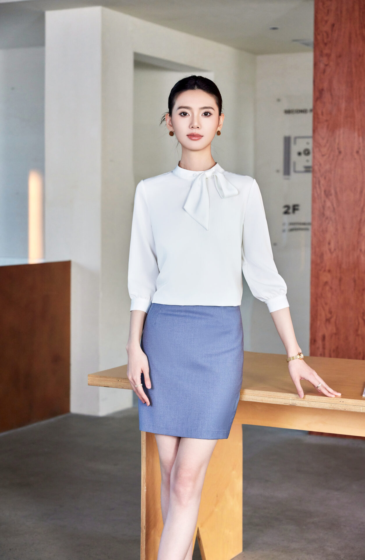 未命名会话25741 เสื้อเชิ้ตทำงานผู้หญิงสีขาวคอปกแต่งจีบแขนห้าส่วน