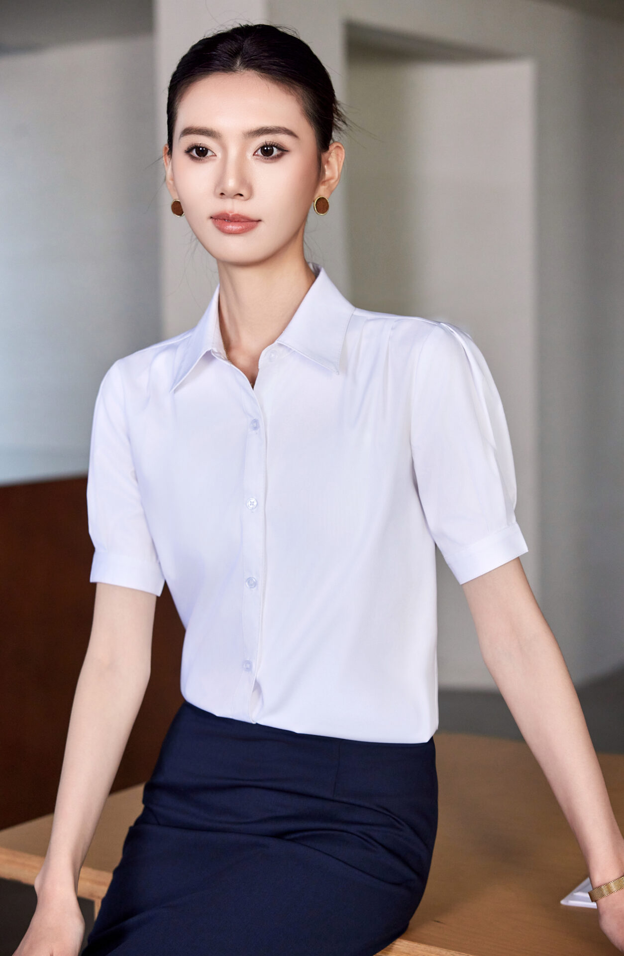 未命名会话26146 เสื้อเชิ้ตทำงานผู้หญิงสีขาวคอปกแต่งจีบแขนสั้น