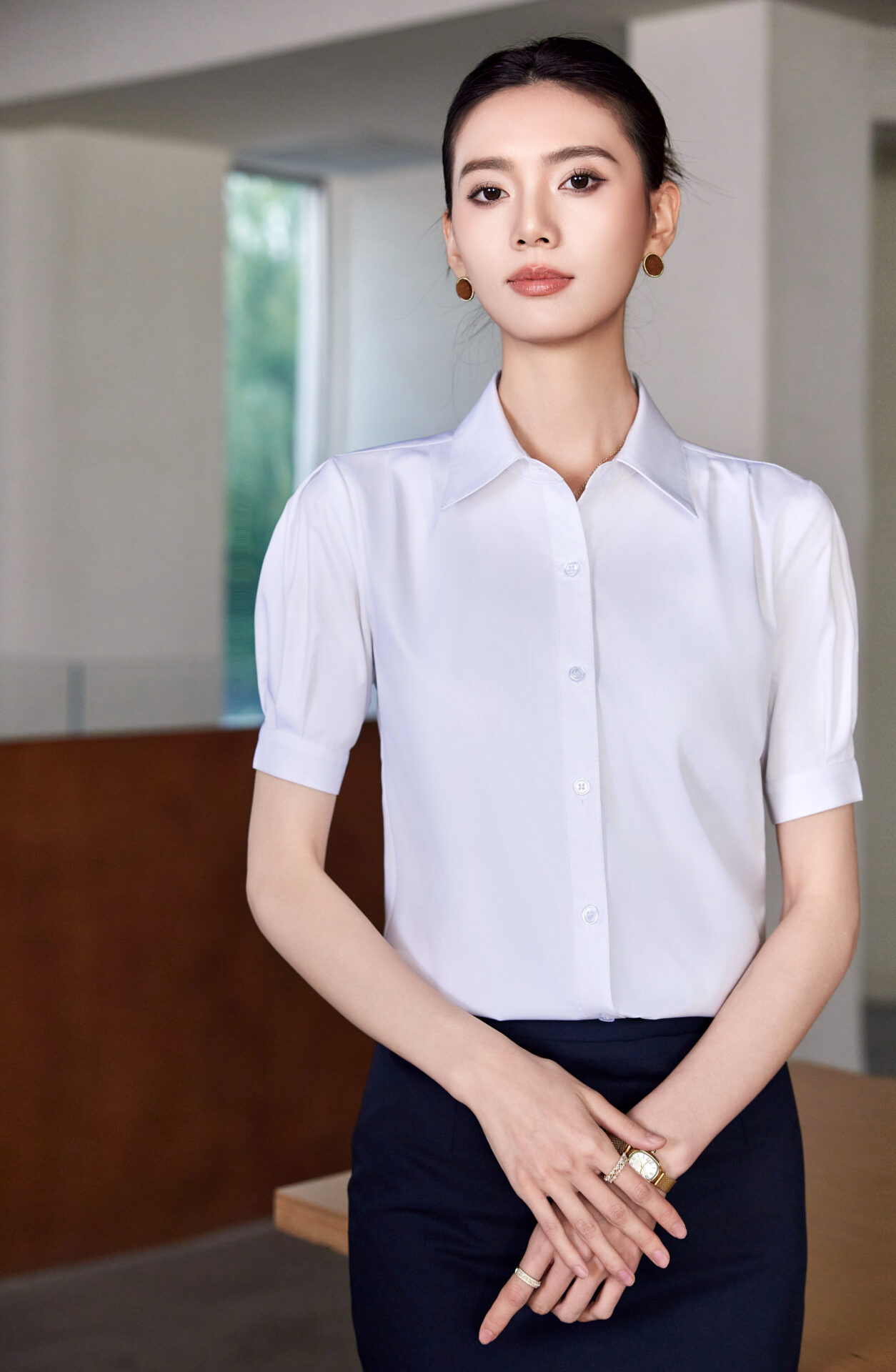 未命名会话26189 เสื้อเชิ้ตทำงานผู้หญิงสีขาวคอปกแต่งจีบแขนสั้น