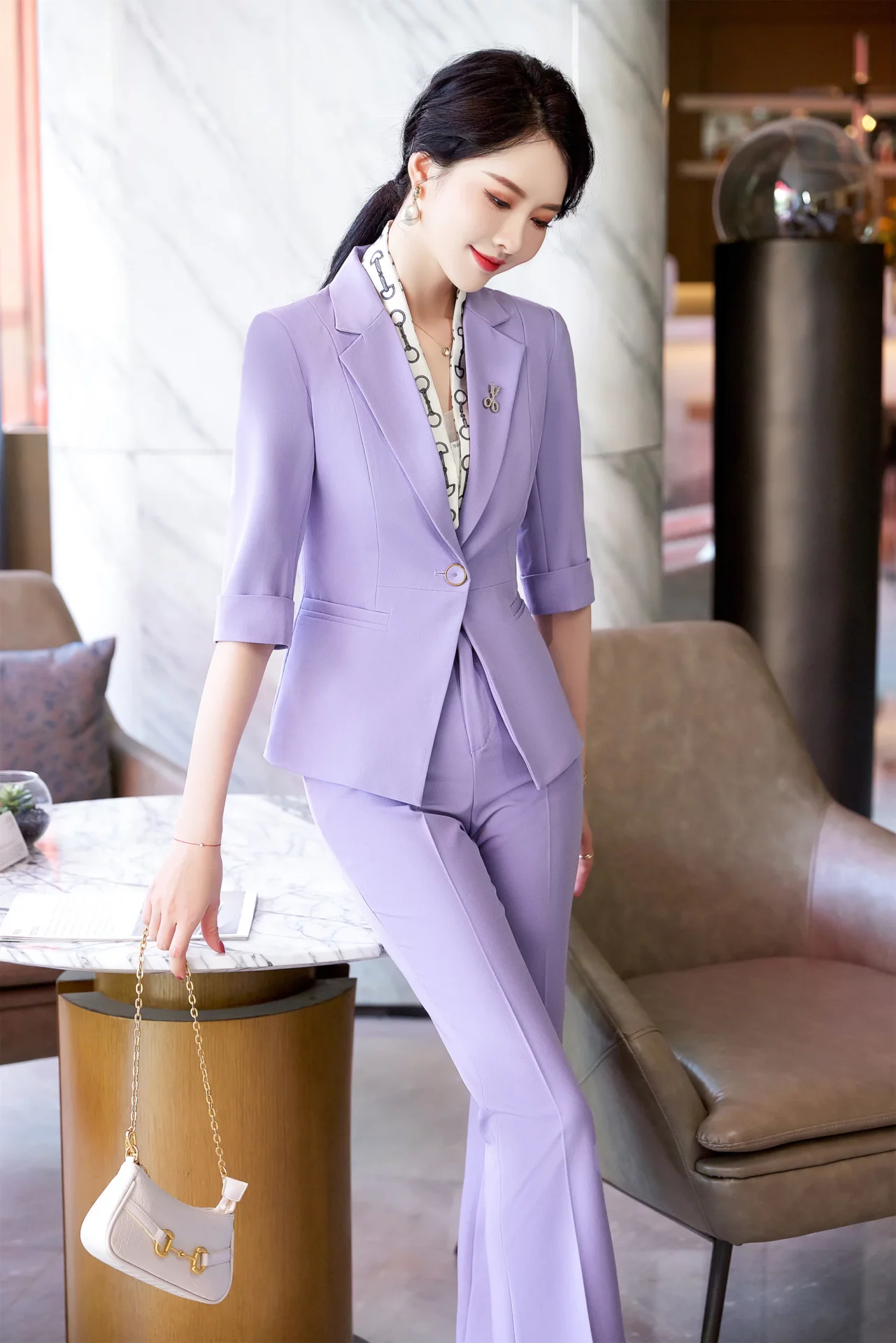 PN5044-1 ชุดสูททำงานผู้หญิงสีม่วงแต่งปกป้านแขนห้าส่วนมาพร้อมกางเกง