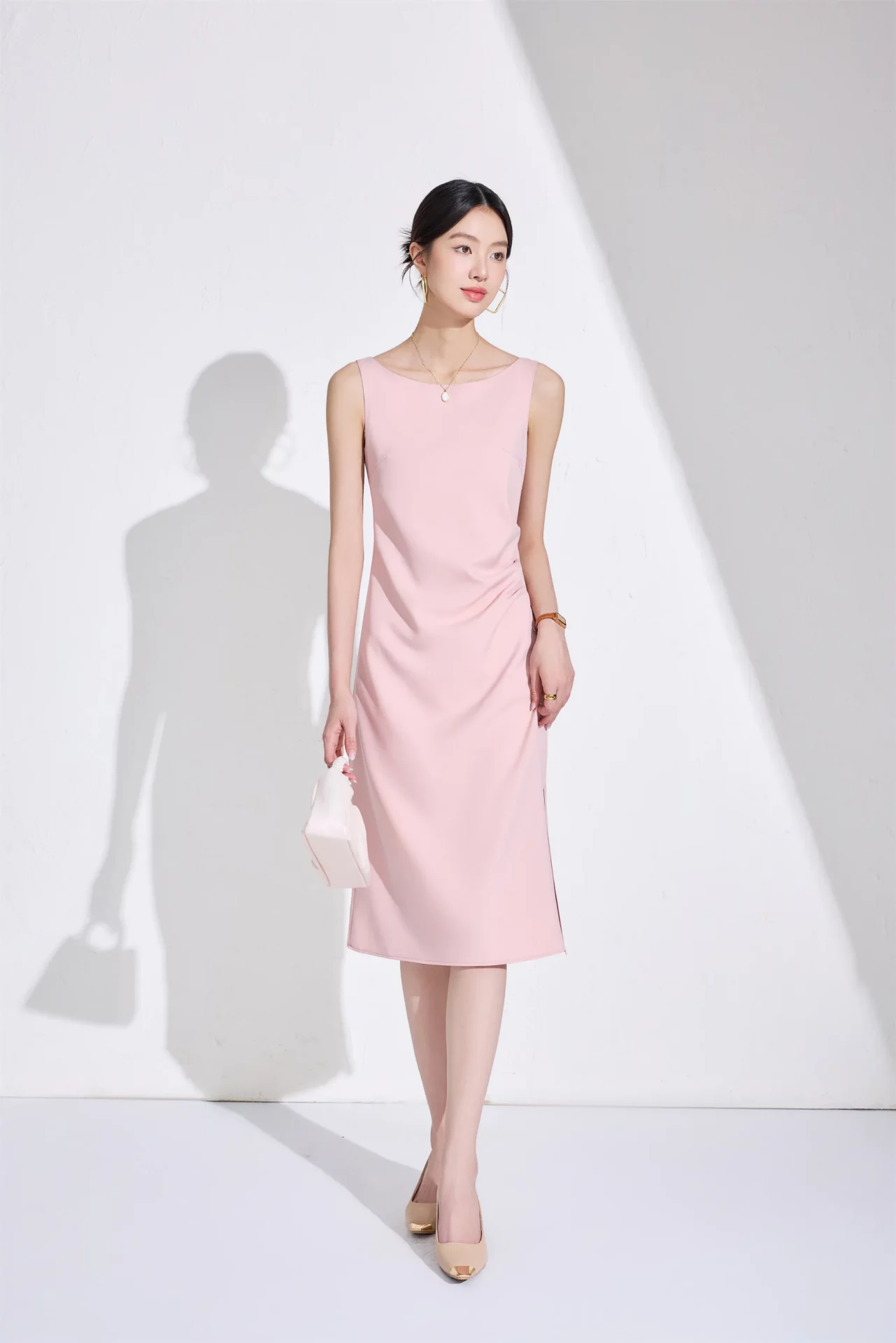 PN5050-2 เดรสทำงานผู้หญิงสีชมพูคอกลมแขนกุดแต่งจีบข้าง