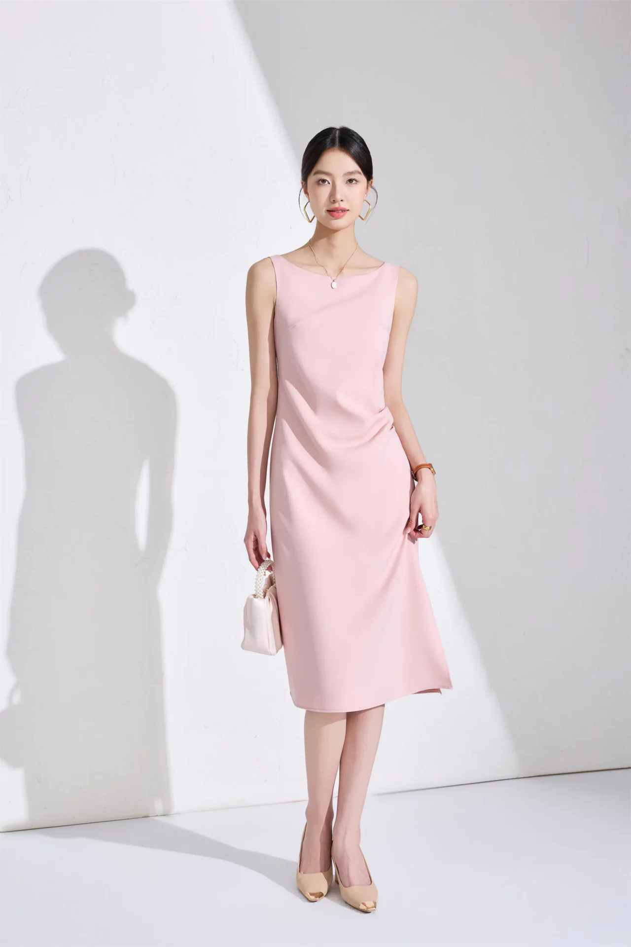 PN5050-4 เดรสทำงานผู้หญิงสีชมพูคอกลมแขนกุดแต่งจีบข้าง
