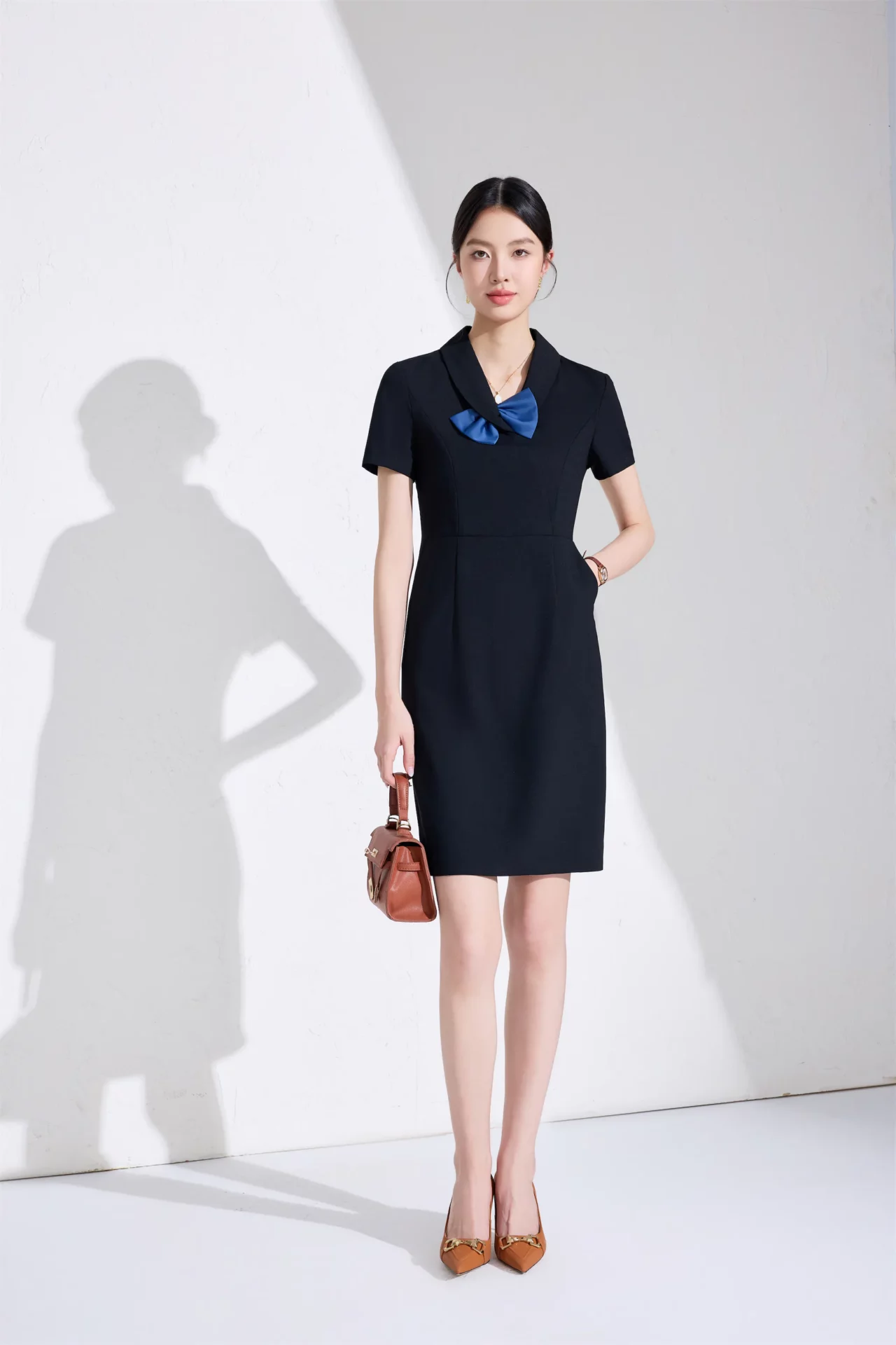PN5065-2 เดรสทำงานผู้หญิงสีดำแต่งปกมาพร้อมโบว์แขนสั้น